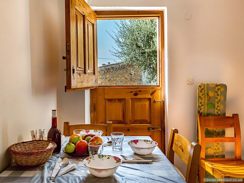 Fotinis Cottage Symi Bagian luar foto